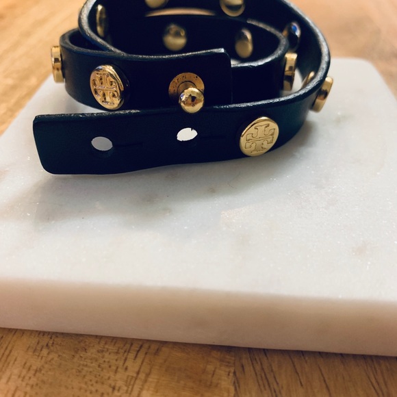 Tory Burch Double Wrap Black Logo Stud Bracelet - Picture 3 of 4